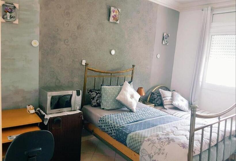 پانسیون Artistic Space In The Centre Room 8