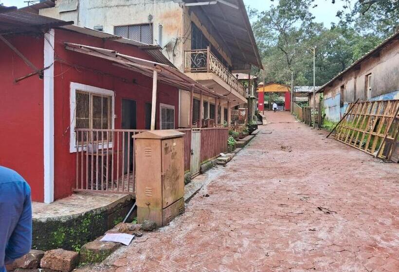 بنسيون Asha Cottage