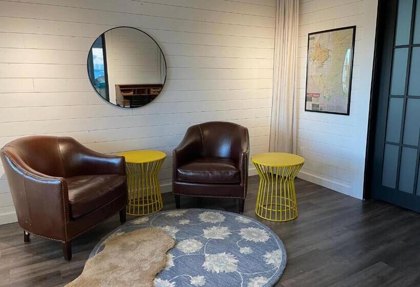 بنسيون Cardinal Room