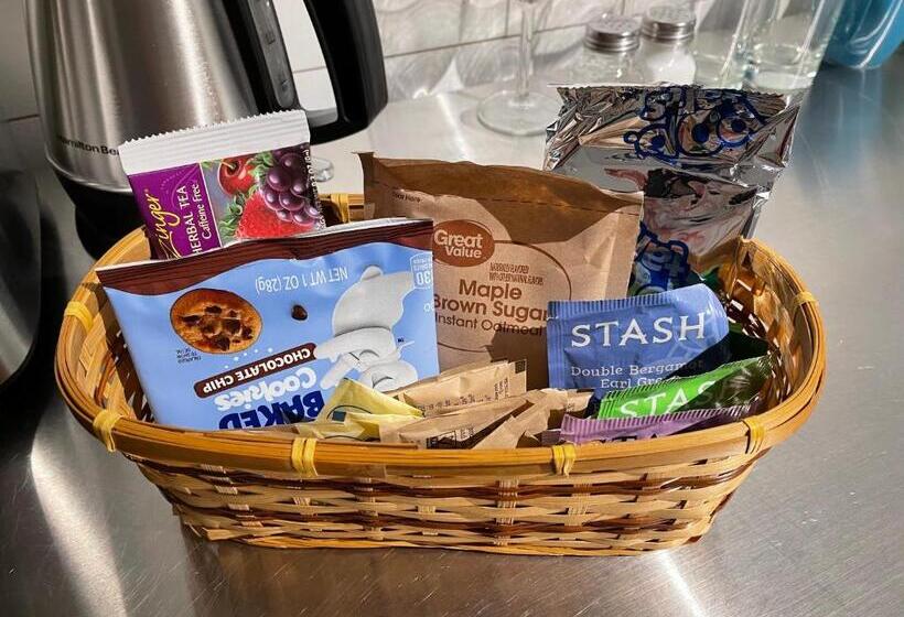 بنسيون Cardinal Room