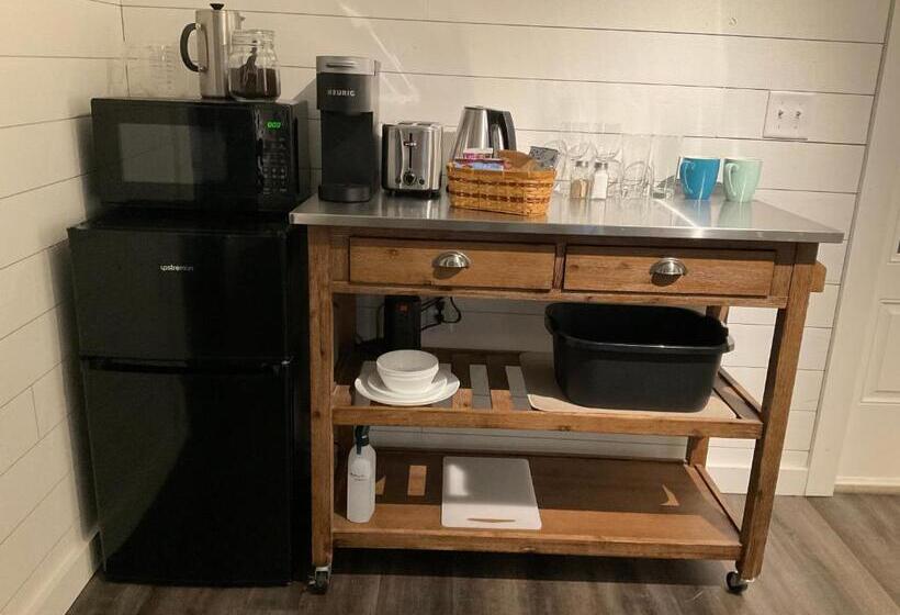 بنسيون Cardinal Room