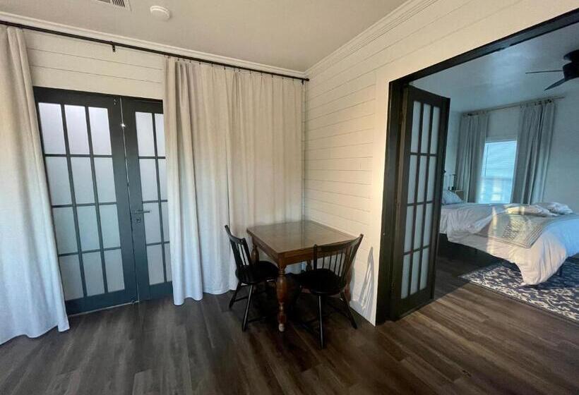 بنسيون Cardinal Room