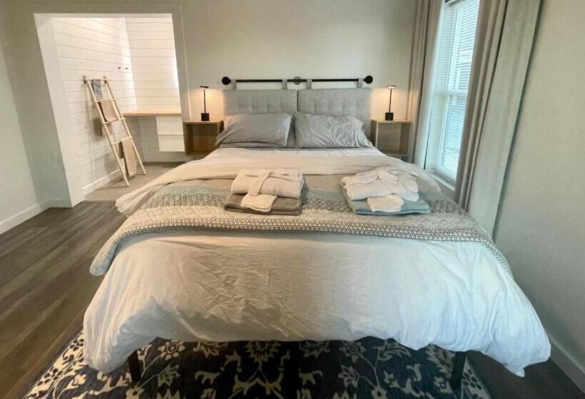 بنسيون Cardinal Room