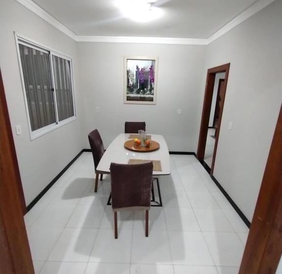 פנסיון Lazer Ou Quartos Em Colina De Laranjeiras