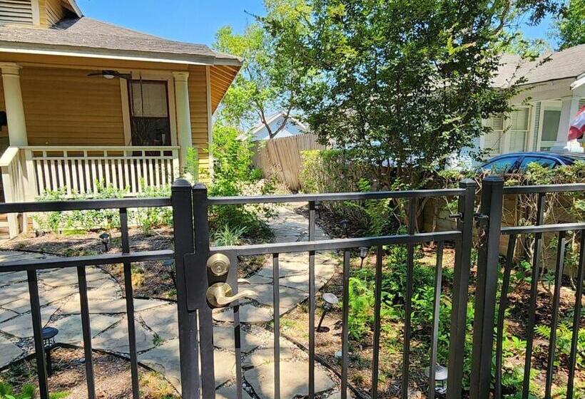 بنسيون Cute & Quiet Garage Apt Home