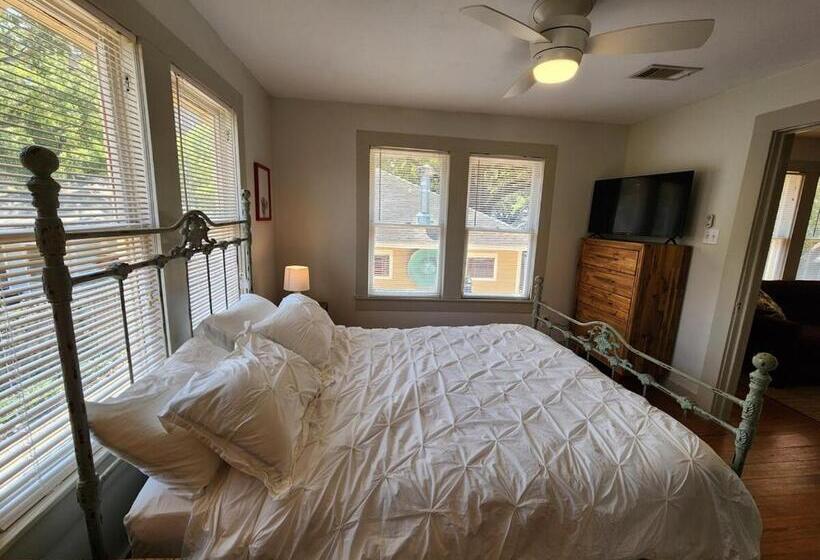 بنسيون Cute & Quiet Garage Apt Home