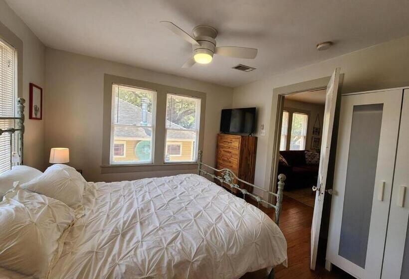 بنسيون Cute & Quiet Garage Apt Home