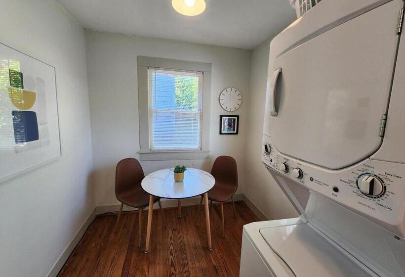 بنسيون Cute & Quiet Garage Apt Home