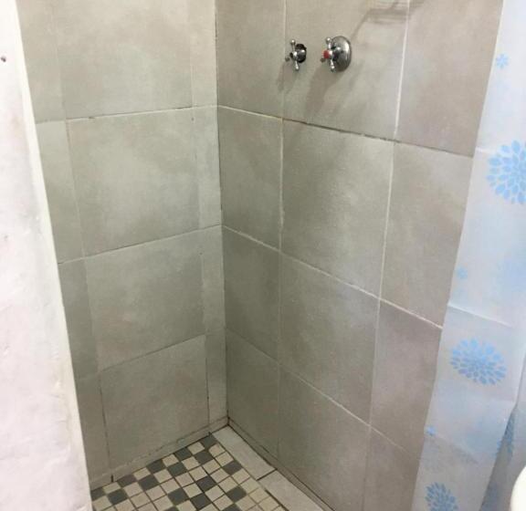 פנסיון Eb Lodge