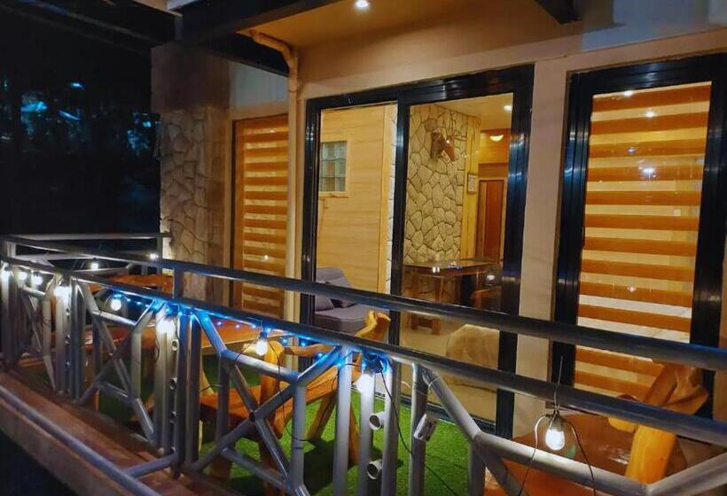 ペンション Family World Transhotel: Jemimah & Abraham