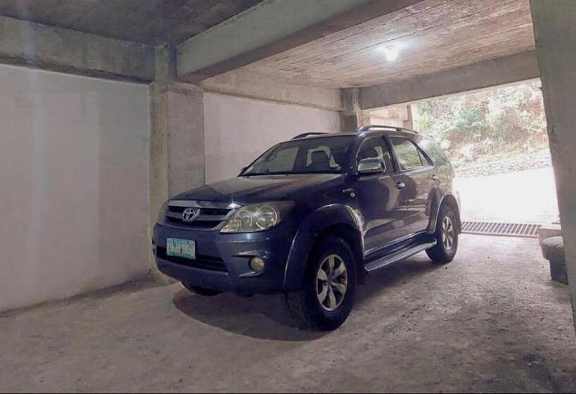 ペンション Family World Transhotel: Jemimah & Abraham