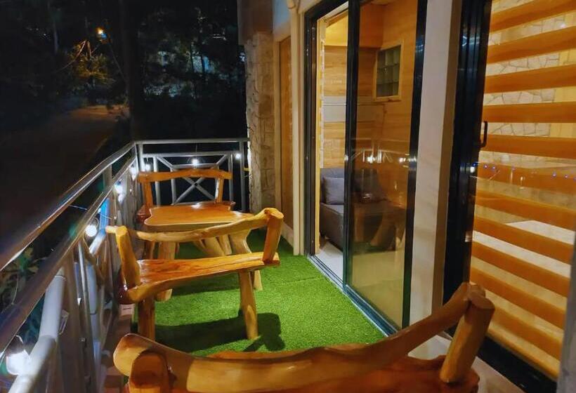 پانسیون Family World Transhotel: Jemimah & Abraham