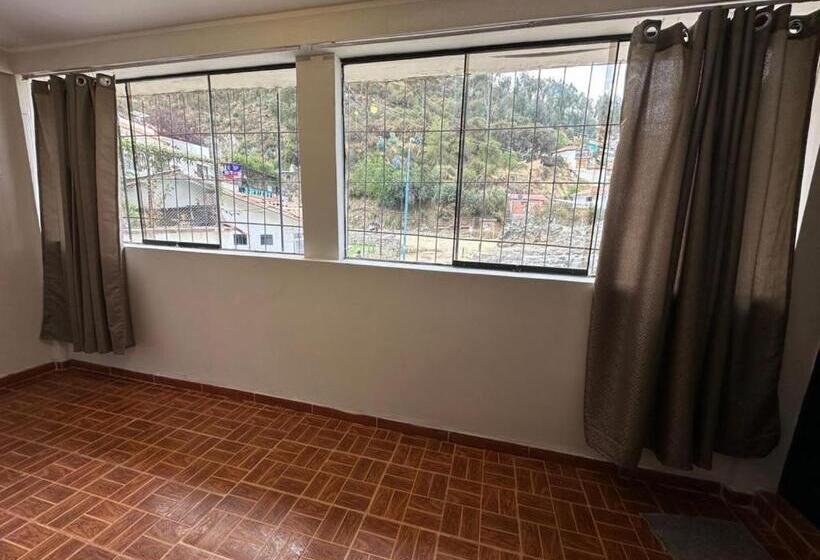 پانسیون Mikuna Sapantiana