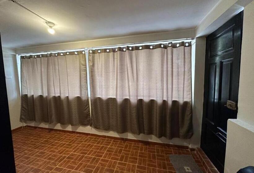 پانسیون Mikuna Sapantiana