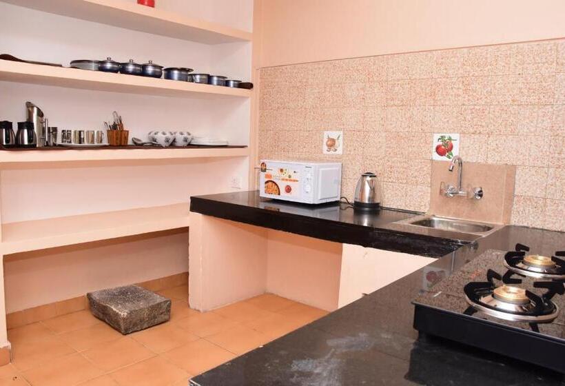 پانسیون Rosewood Annexe1