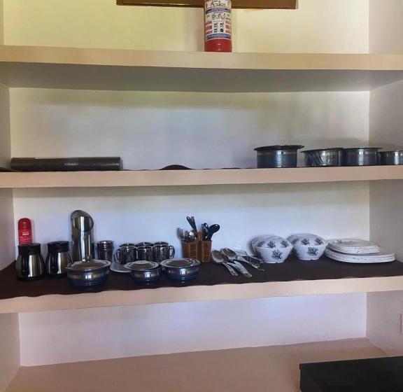 پانسیون Rosewood Annexe1