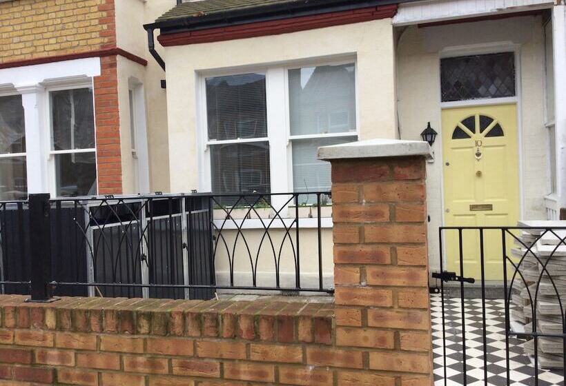 Пансион Tdm Bachelot Lettings Ltd