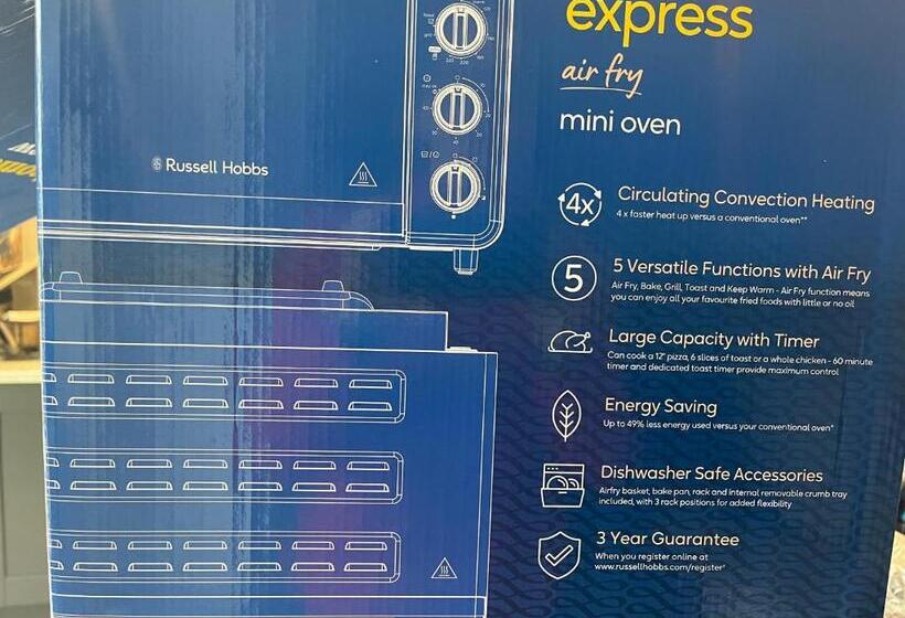 بنسيون The Old Post Office Studio Apartment In A Beautiful Cotswold Village