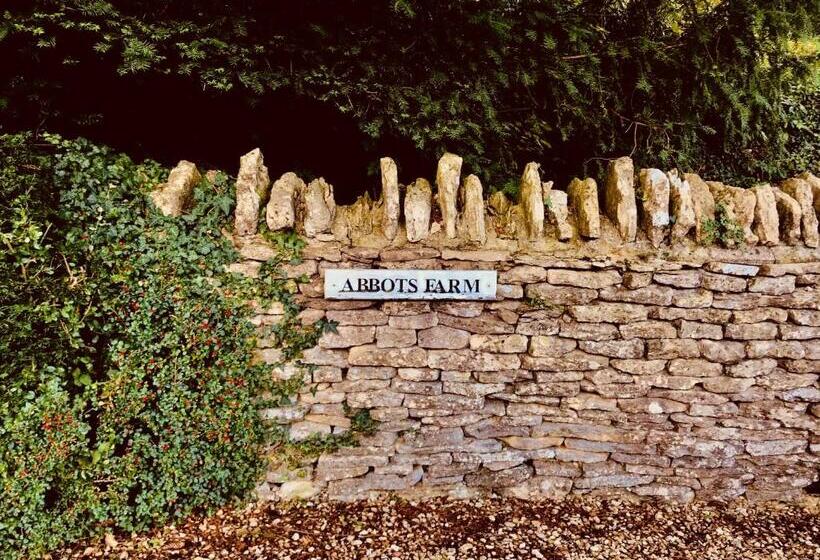 بنسيون The Old Post Office Studio Apartment In A Beautiful Cotswold Village