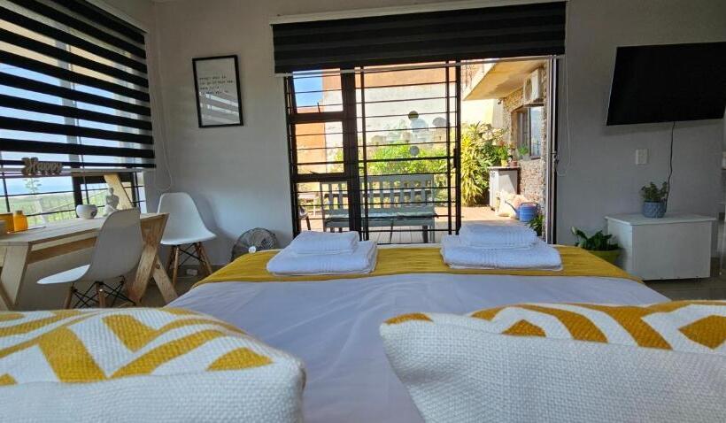 פנסיון Your Happy Holiday Place