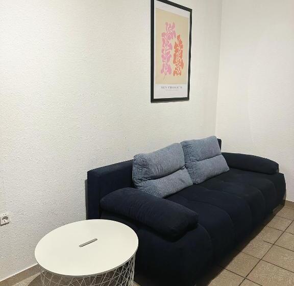 פנסיון Zimmer In Reihenhaus Mit Terrasse