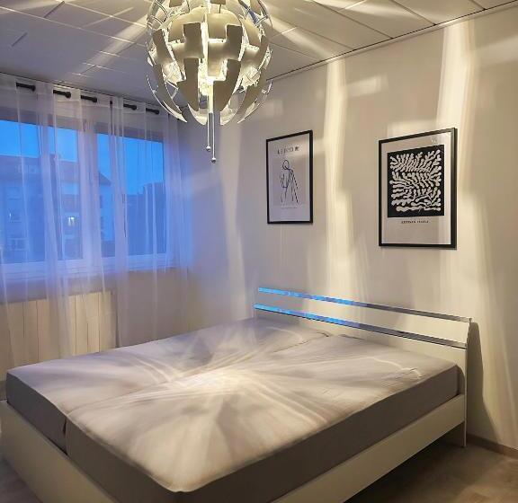 פנסיון Zimmer In Reihenhaus Mit Terrasse