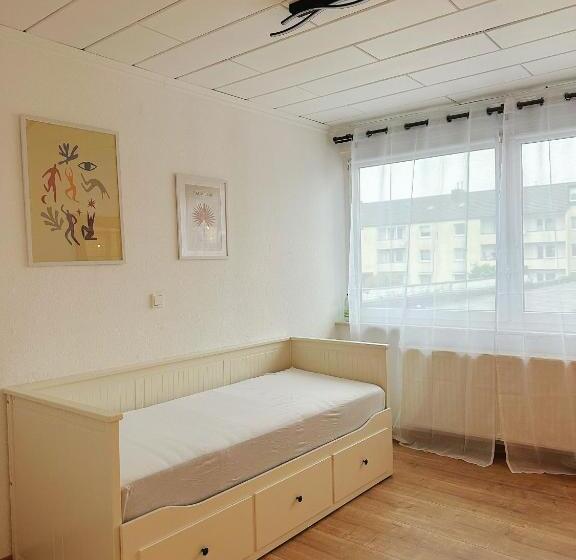 פנסיון Zimmer In Reihenhaus Mit Terrasse