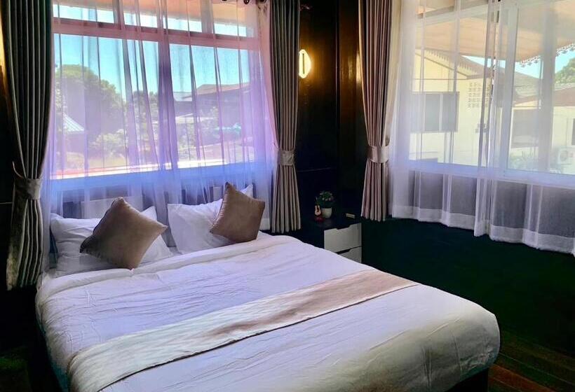 Resort Otel Baan Kraziprak บ้านกระซิบรัก