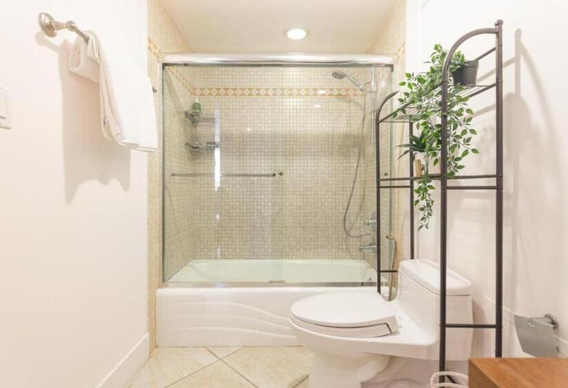 Stunning Studio With Balcony In South Beach