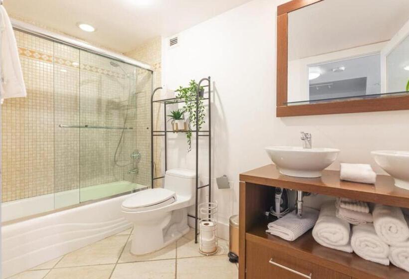 Stunning Studio With Balcony In South Beach