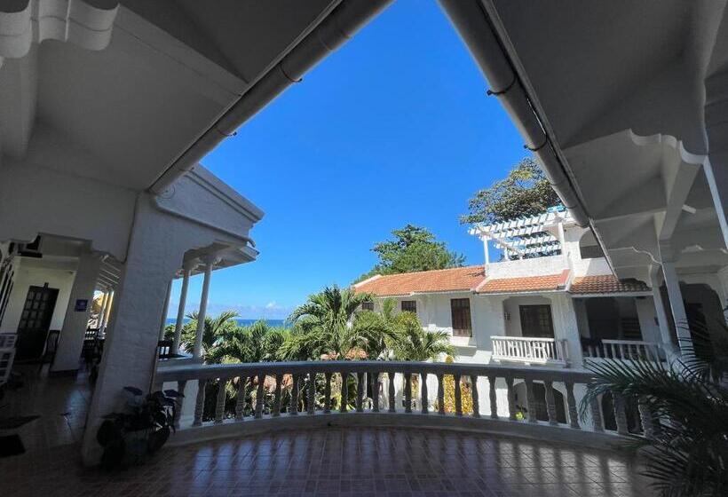 Villa Apolonia Resort