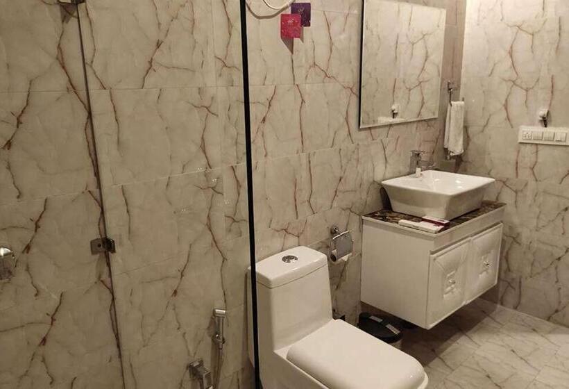 Vrindavan Serenity Hotel & Suites