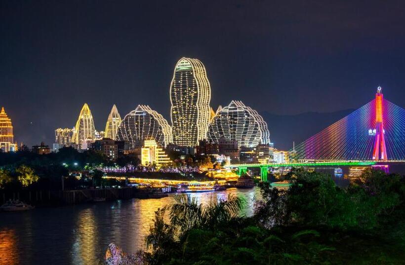 Отель Huijian Riverview