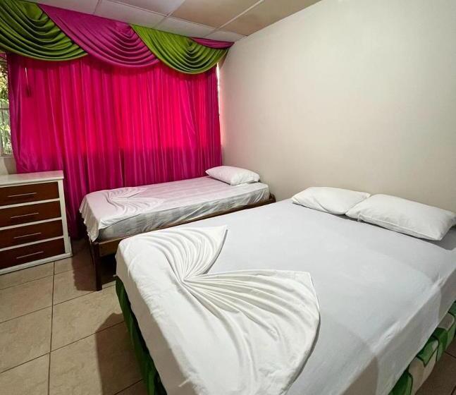 هاستل Casa De Hospedaje Pedernales