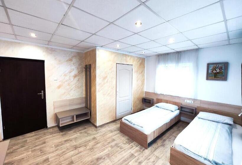 호스텔 Casa Thomas Cluj