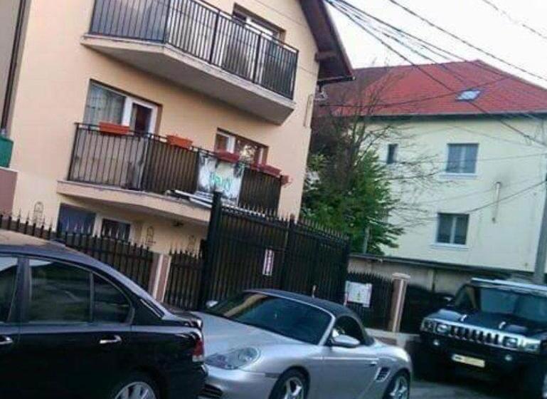 호스텔 Casa Thomas Cluj