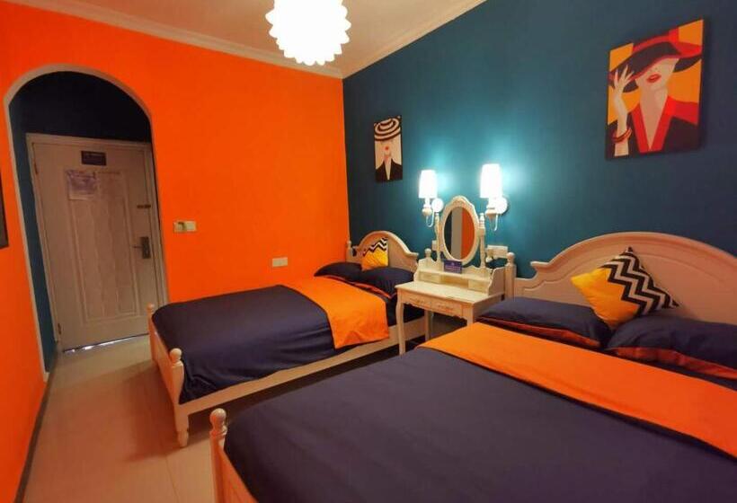 הוסטל Lazzy Inn