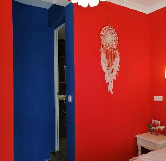 הוסטל Lazzy Inn