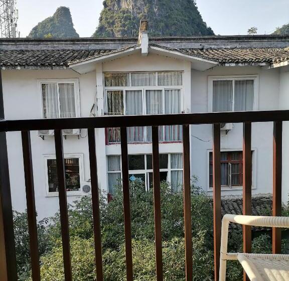 הוסטל Lazzy Inn