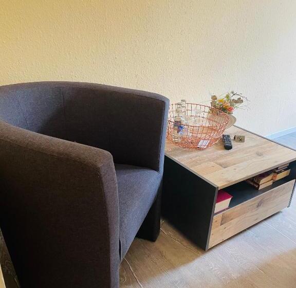 호스텔 Restaurant Seeblick Direkt Am Schweriner See