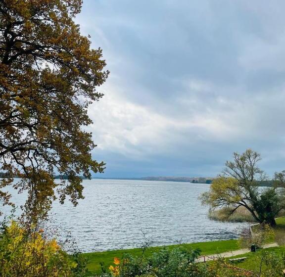 호스텔 Restaurant Seeblick Direkt Am Schweriner See