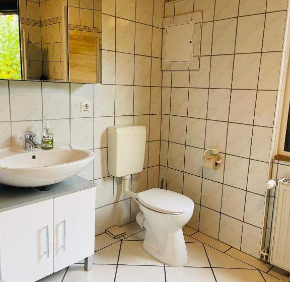 호스텔 Restaurant Seeblick Direkt Am Schweriner See