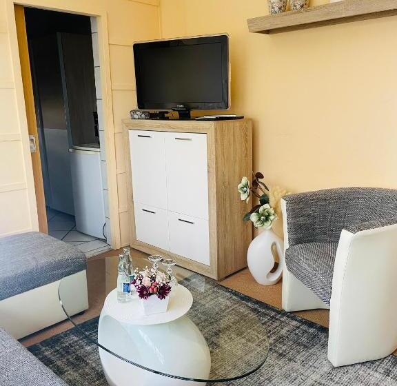 호스텔 Restaurant Seeblick Direkt Am Schweriner See