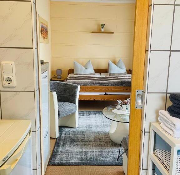 호스텔 Restaurant Seeblick Direkt Am Schweriner See