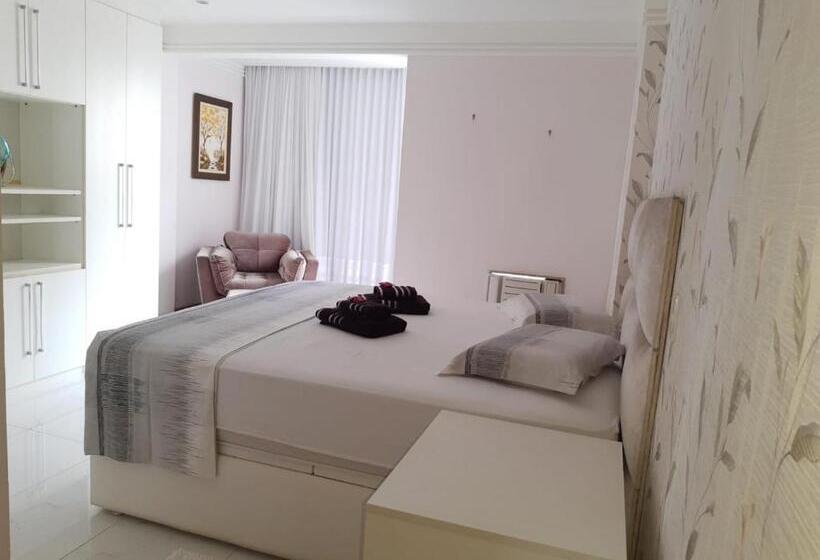 Общежитие Ricardo Pousada Q1 Suíte