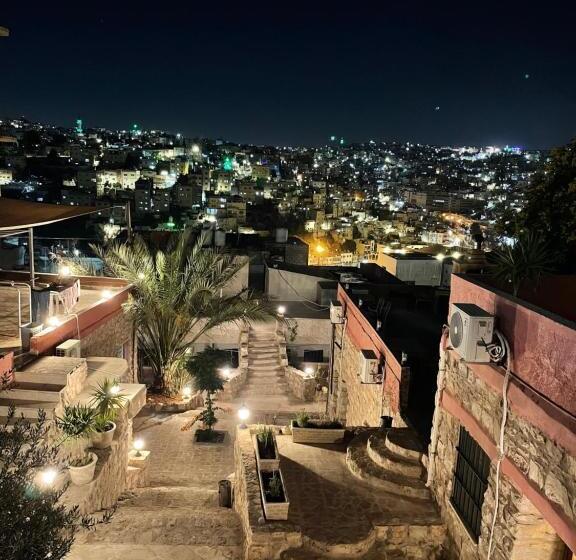 هاستل Village 47