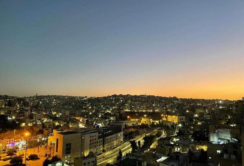 هاستل Village 47