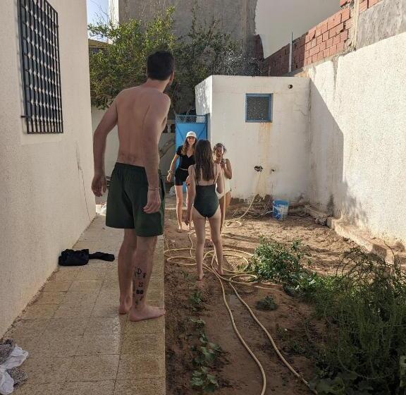 旅馆 Wostel Djerba