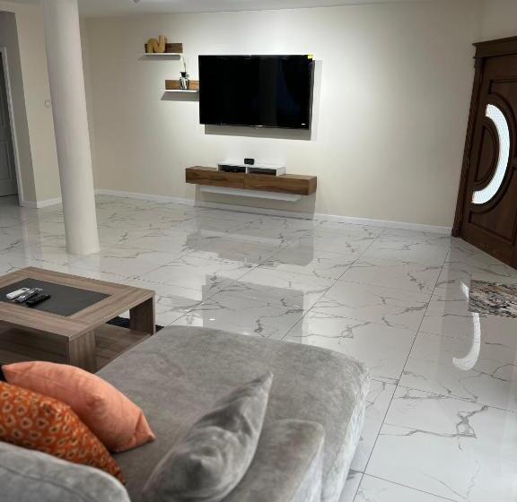 住宿加早餐 Dramani Villa