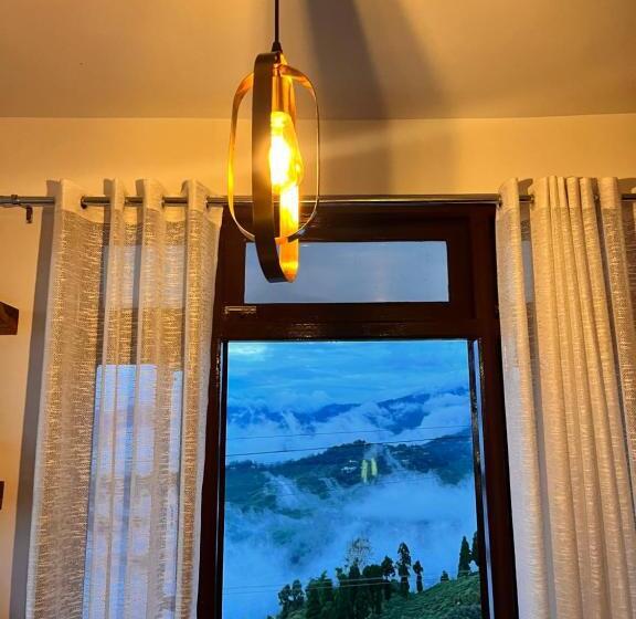 ベッドアンドブレックファースト Ej’s Frontyard  The Home Cafe & Stay